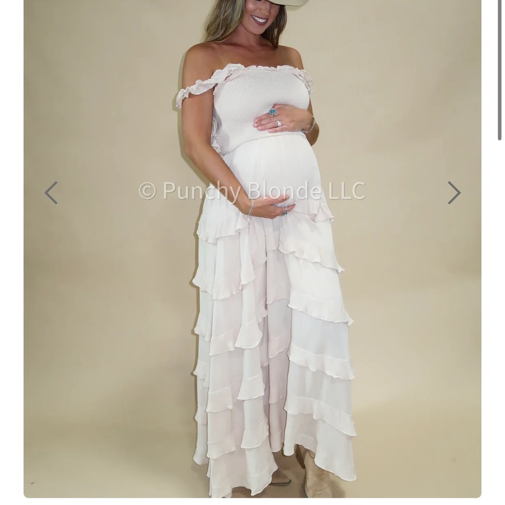 Chic Off-Shoulder Ruffle Maxi Dress - Picture 4 of 4